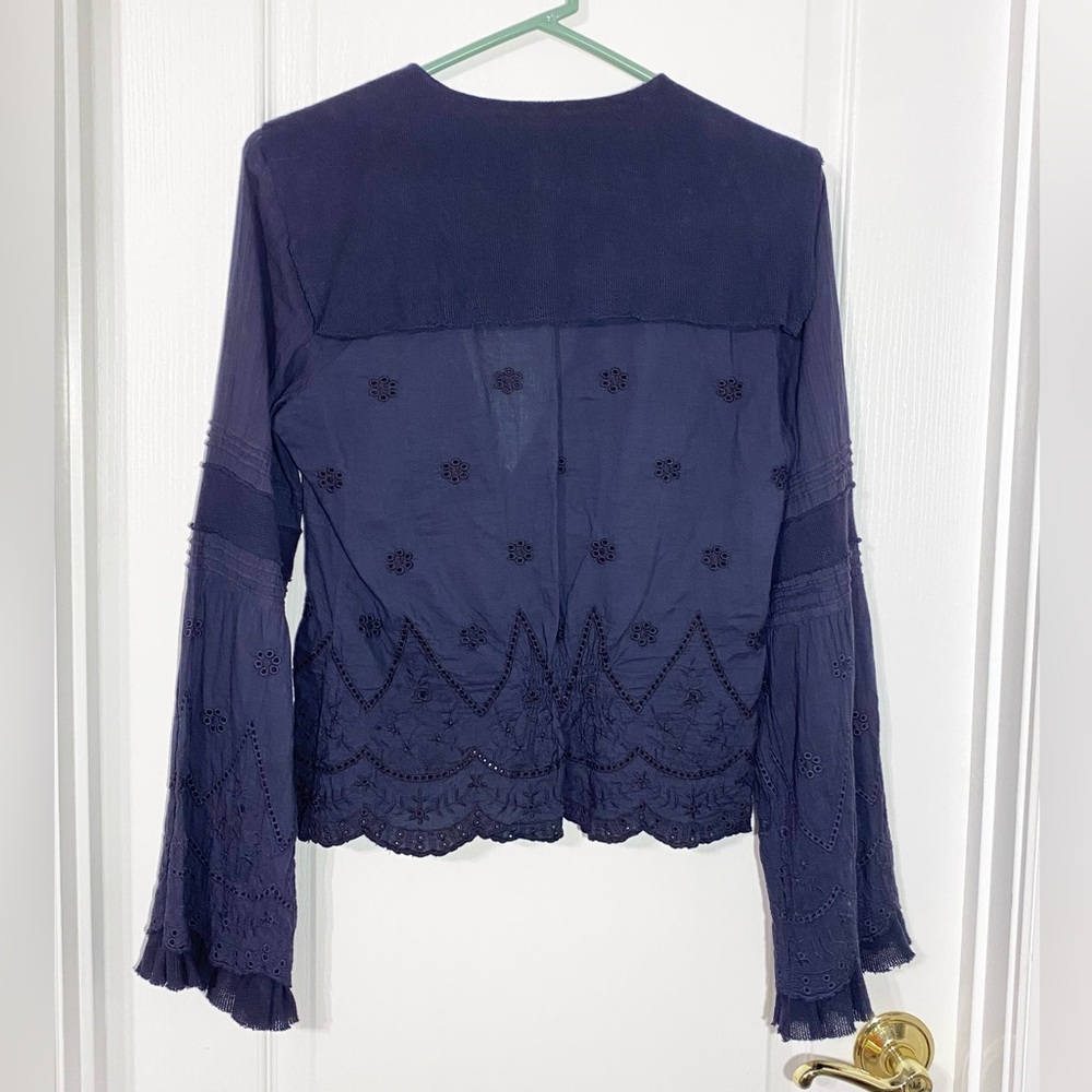 Y2K LaROK Embroidered Eyelet Bell Sleeve Ruffle Trim Scalloped Hem Top Navy M - Picture 2 of 8